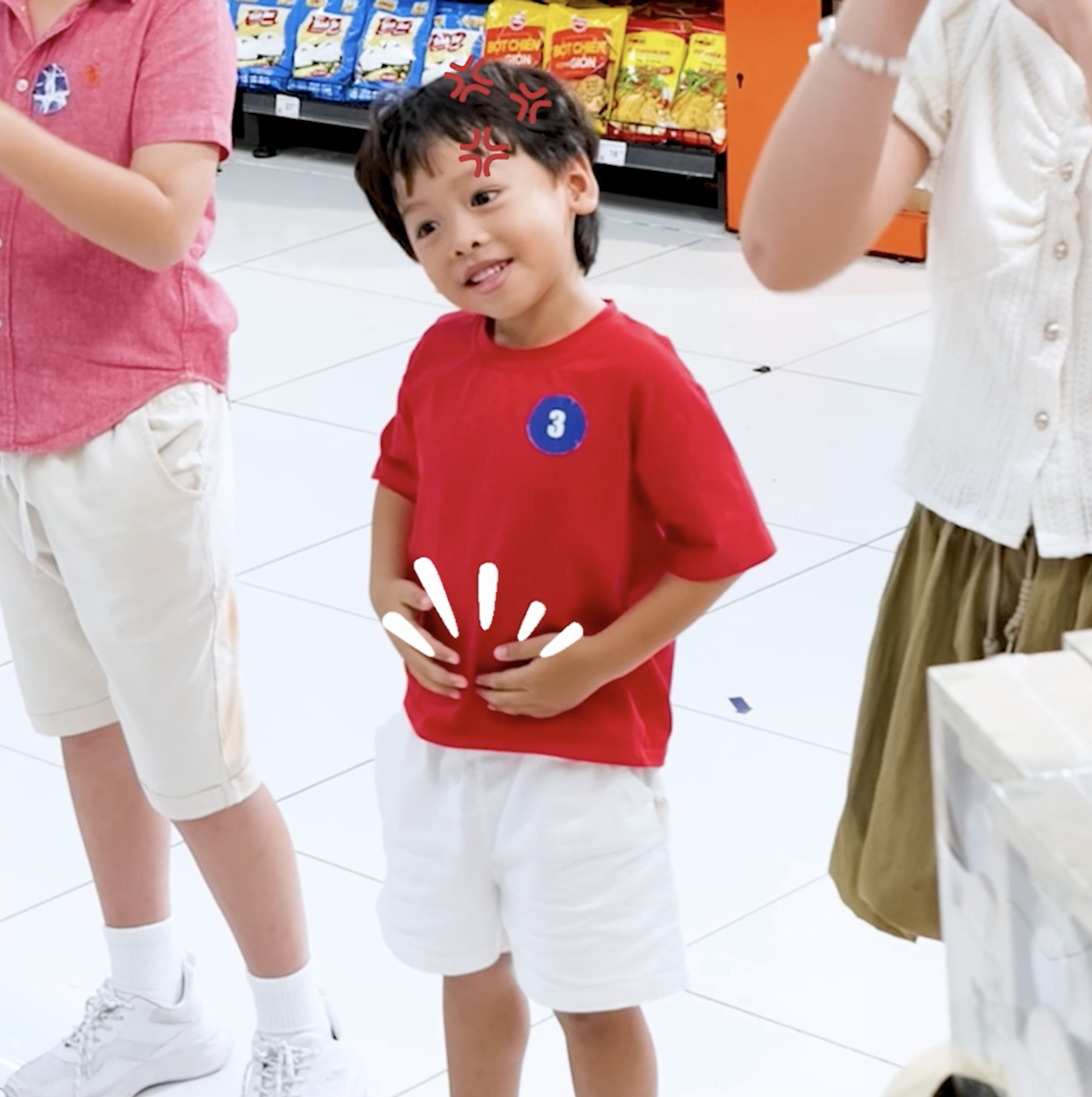 Gia đình trẻ hào hứng tham gia 'Cuộc đua mua sắm', khám phá cách chọn thực phẩm chuẩn