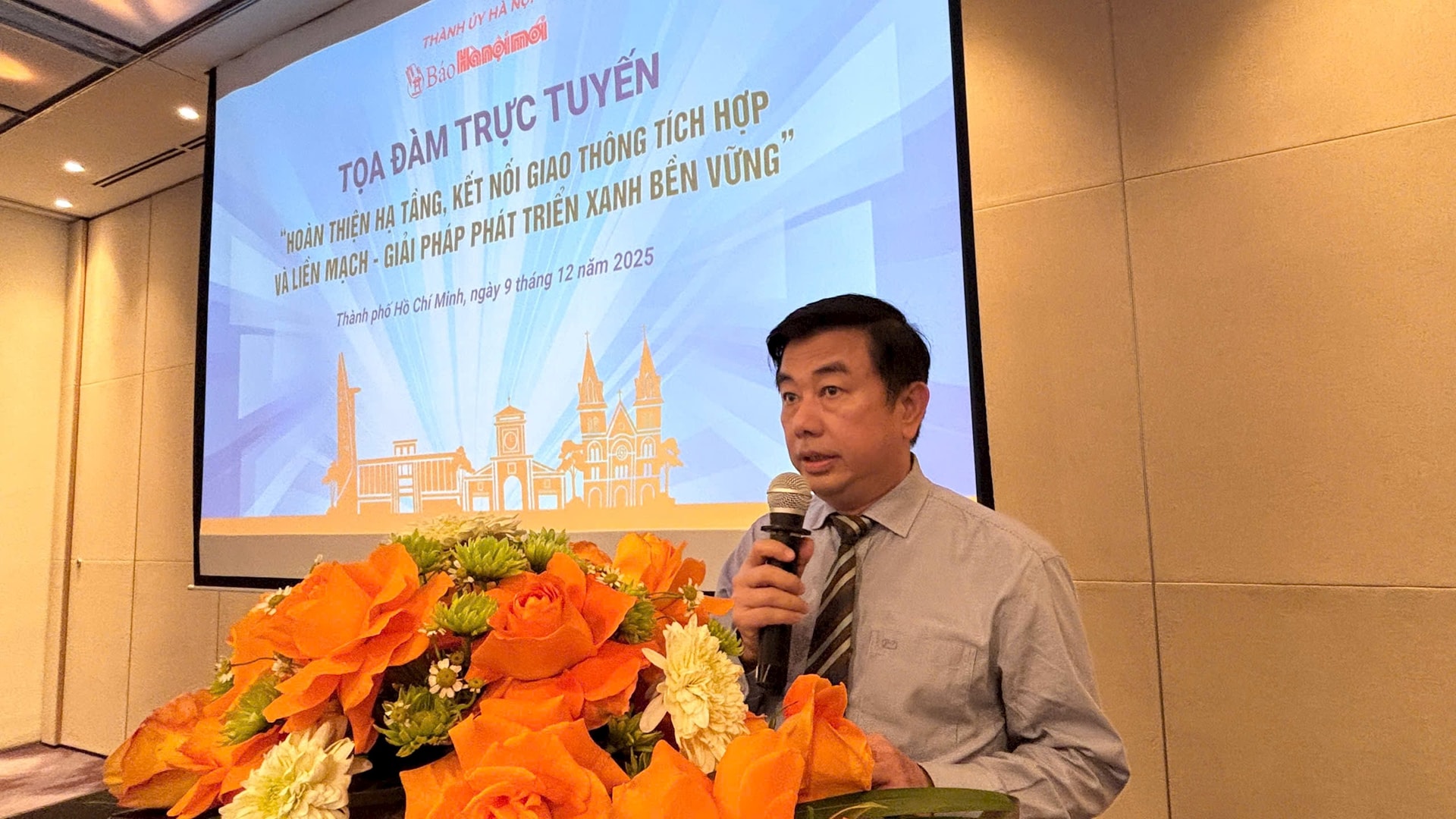 Tổng Biên tập Báo Hà Nội Mới Nguyễn Minh Đức phát biểu