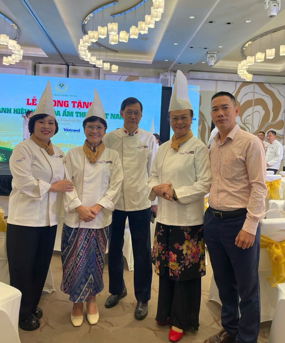 Các nghệ nghệ nhân chụp hình lưu niệm