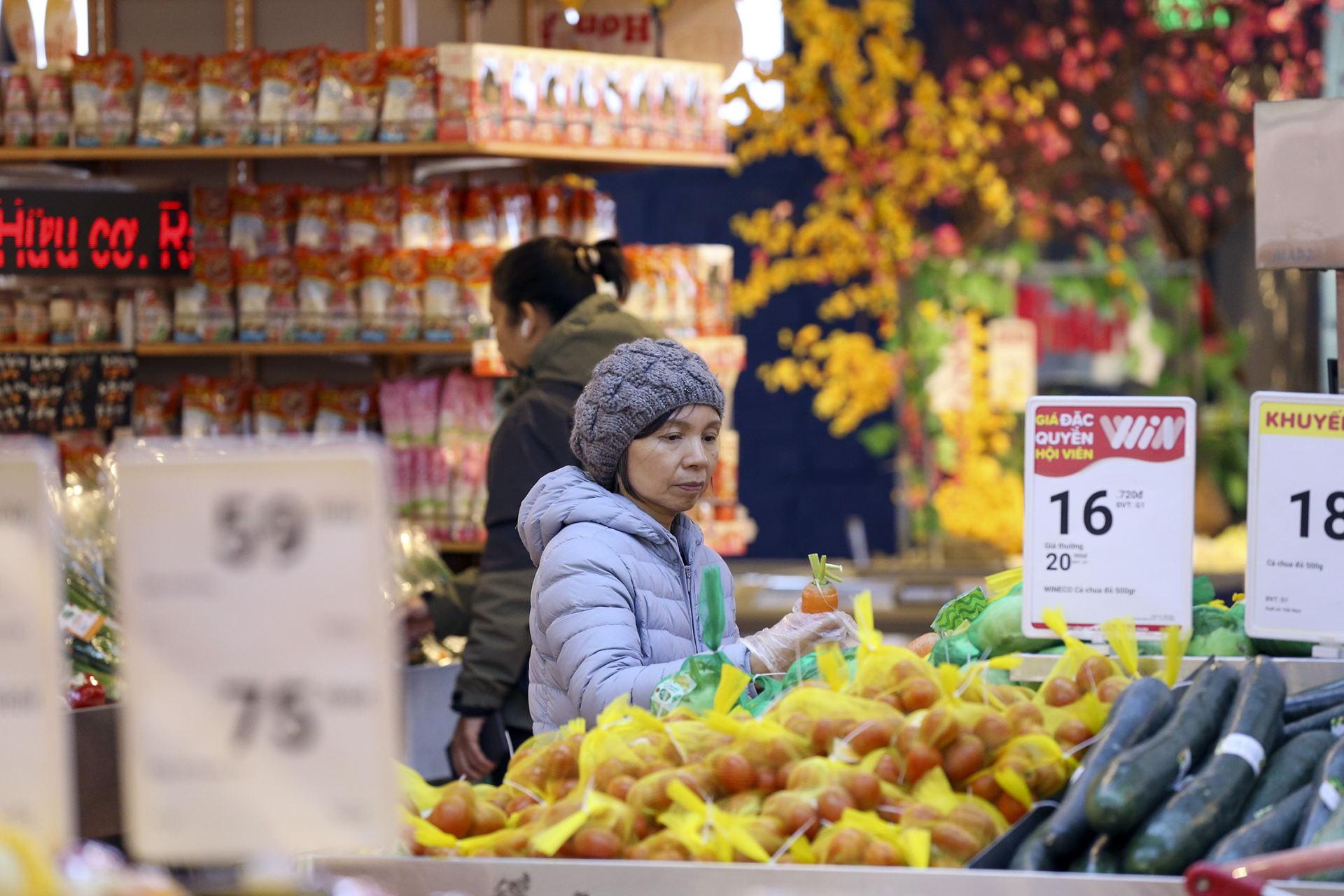 Bán lẻ lập đỉnh 5 năm, cú hích nào cho đà tăng tốc. 