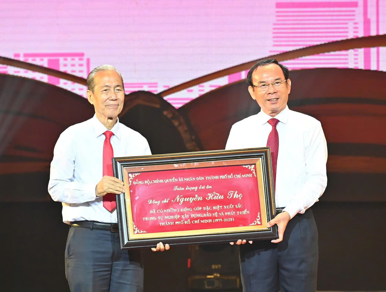 Lãnh đạo TP.HCM và người dân cả nước luôn tri ân và biết ơn những đóng góp của các thế hệ đi trước.