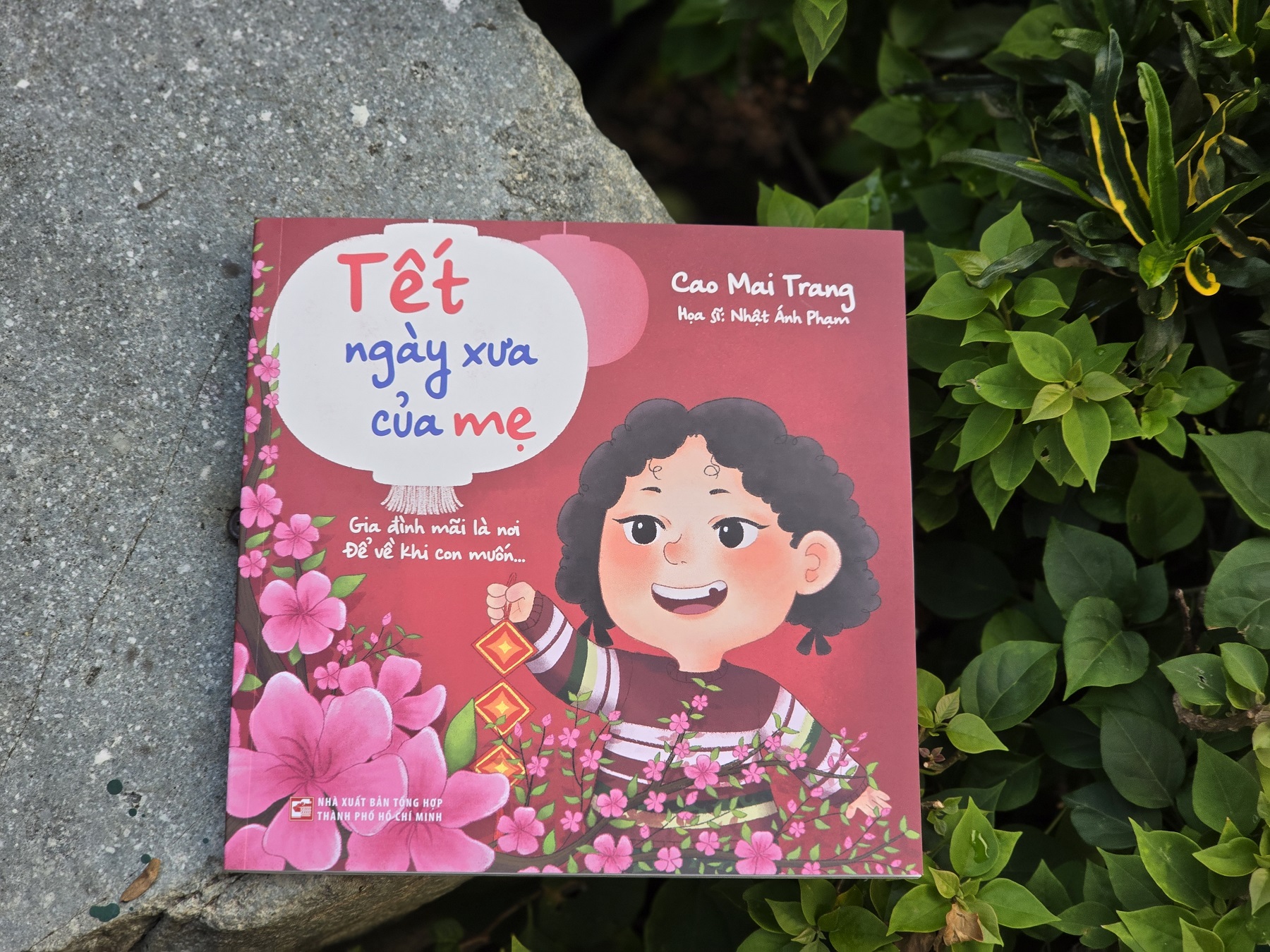 Cuốn sách Tết xưa của mẹ. 