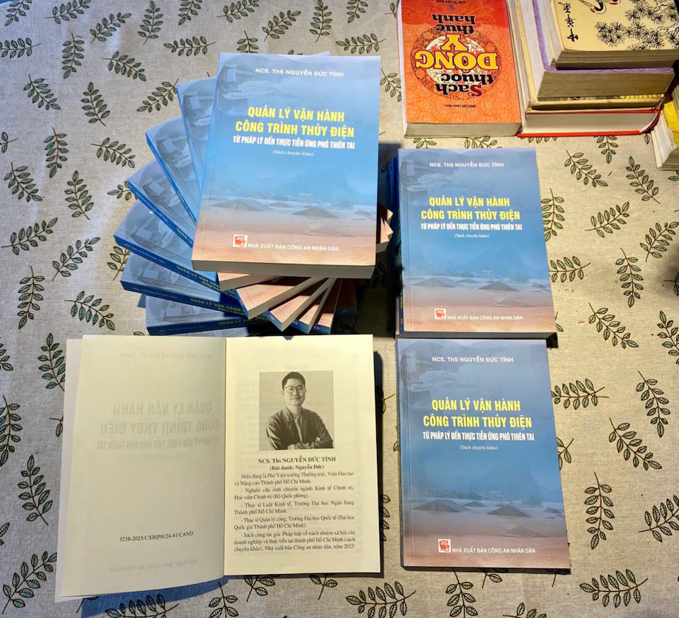 Cuốn chuyên khảo 