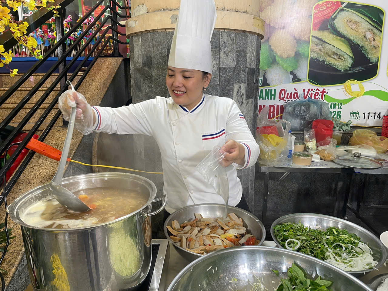 Người tiêu dùng còn được thưởng thức món ngon từ các đầu bếp.