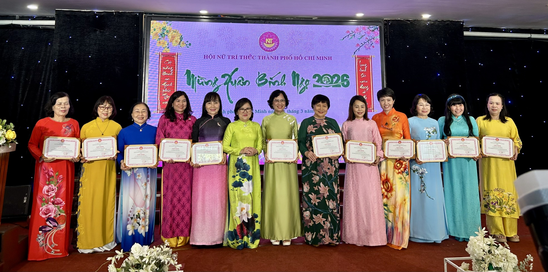 Tuyên dương khen thưởng các cá nhân, tập thể có thành tích xuất sắc