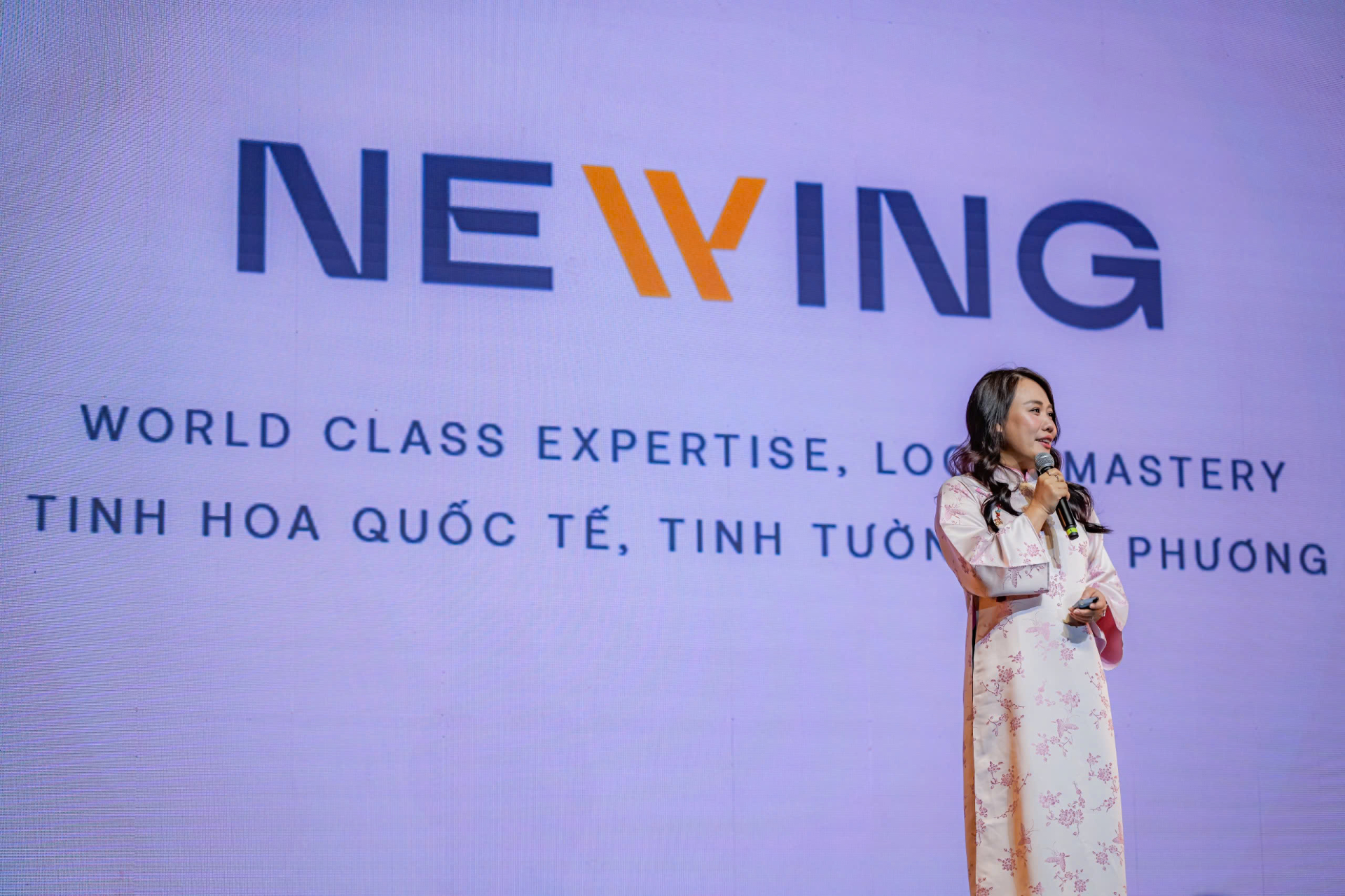 Bà Nguyễn Thị Minh Giang, Nhà sáng lập và Tổng Giám đốc Newing chia sẻ tại SME Forum mùa trước.