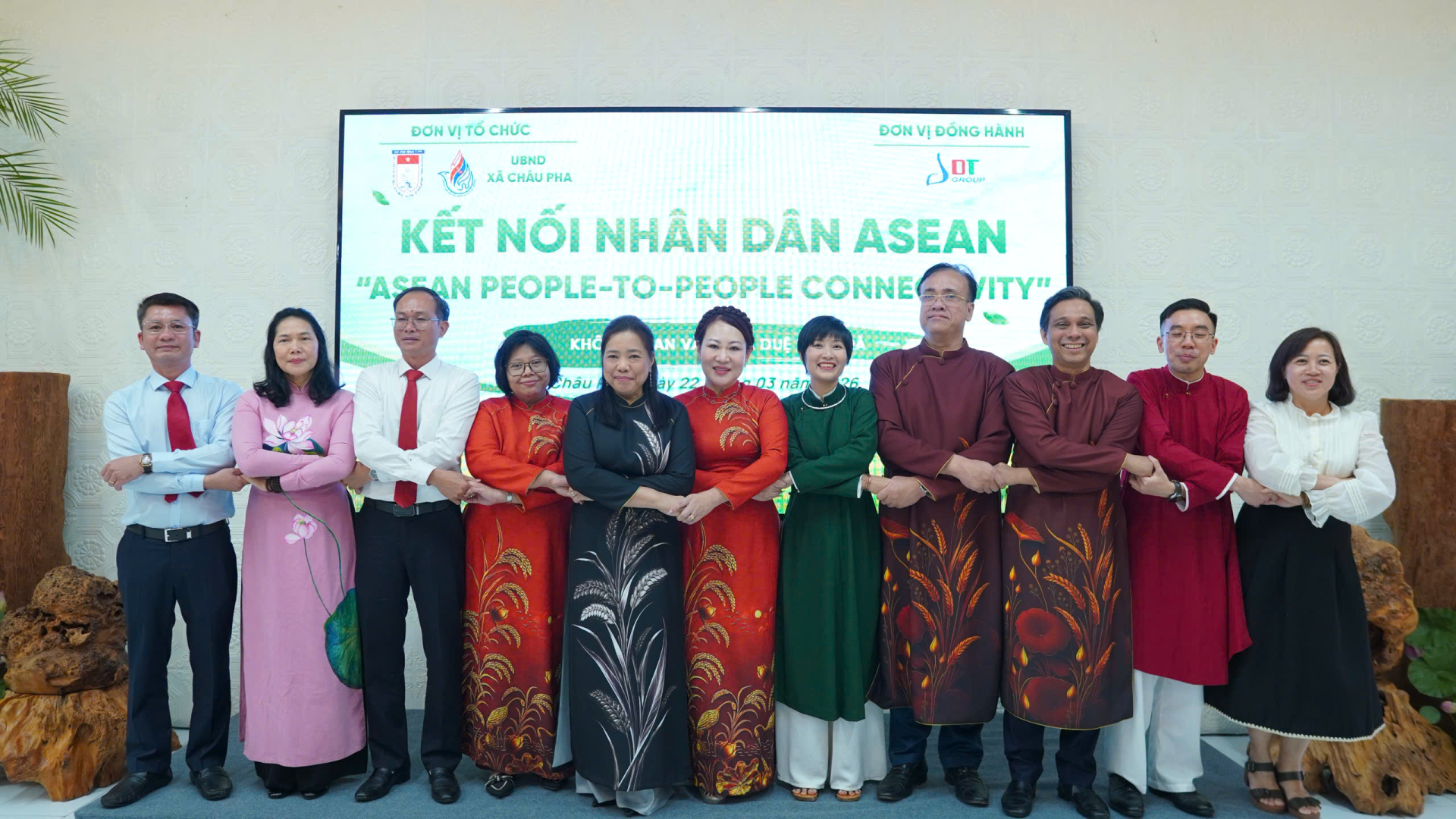 Tiệc trà hữu nghị ASEAN là sự kiện văn hóa giao thoa văn hoá, thắt chặt tình đoàn kết khu vực.