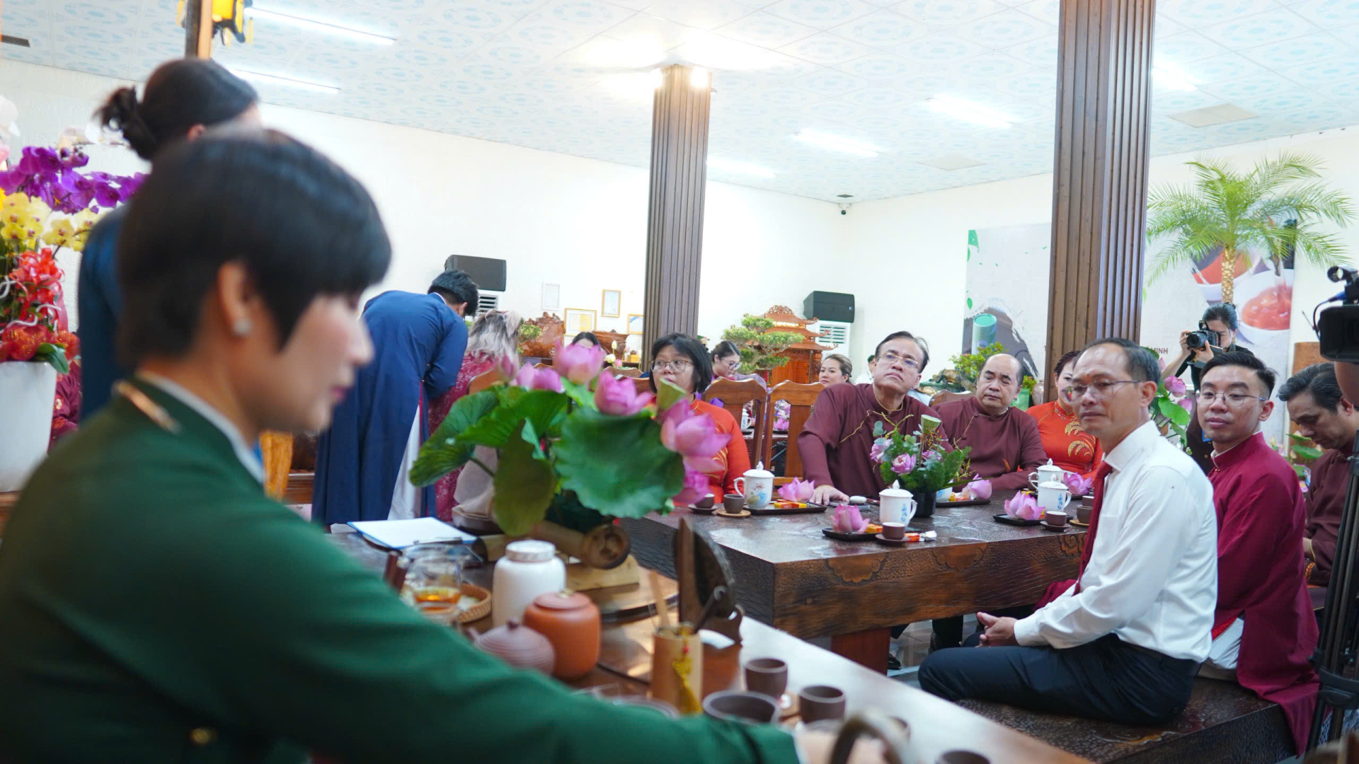 Kết nối nhân dân ASEAN từ không gian trà Việt tại Châu Pha.