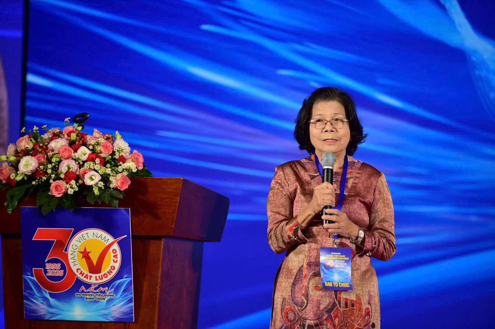 Bà Vũ Kim Hạnh, Chủ tịch Hiệp hội HVNCLC.