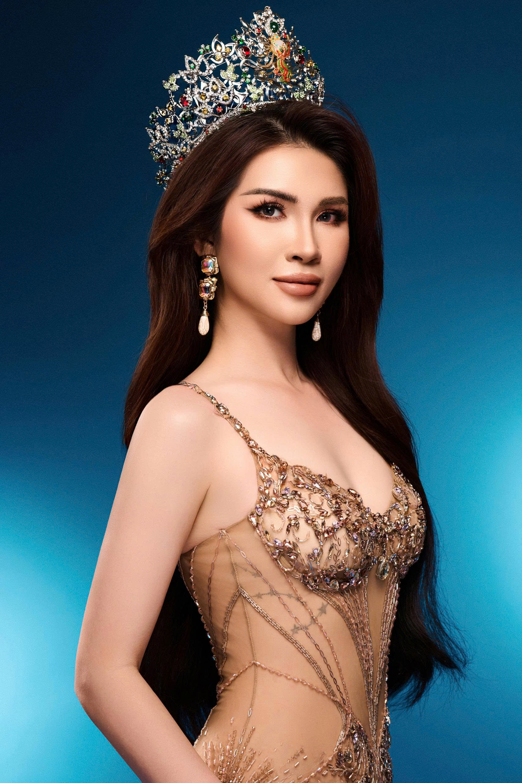 Hoa hậu Hà Bích Ngọc sở hữu chiều cao ấn tượng 1m70.