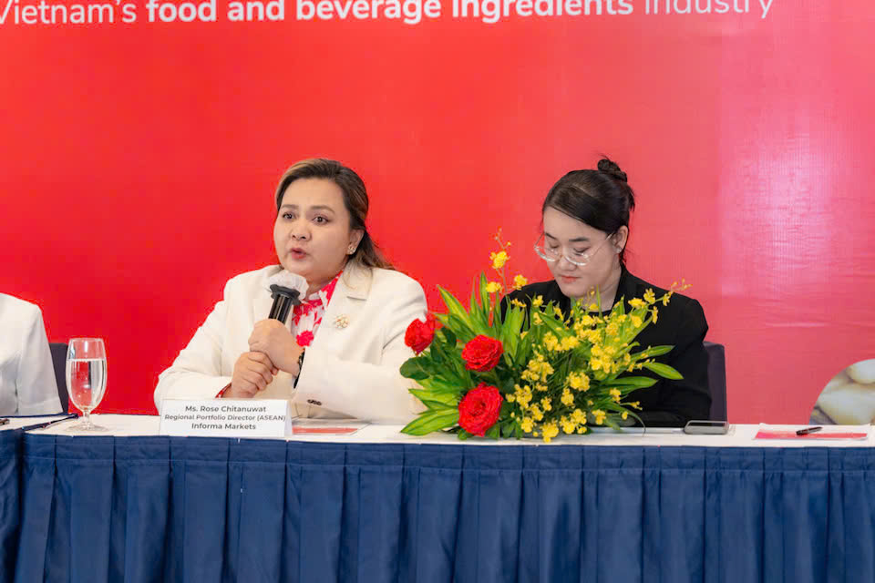 Bà Rose Chitanuwat – Giám đốc chuỗi dự án ASEAN, Tập đoàn Informa Markets đánh giá cao sức hút của thị trường Việt Nam và khuyến nghị doanh nghiệp đầu tư vào chế biến sâu cùng thị trường Halal để nâng tầm giá trị xuất khẩu. Ảnh: BTC