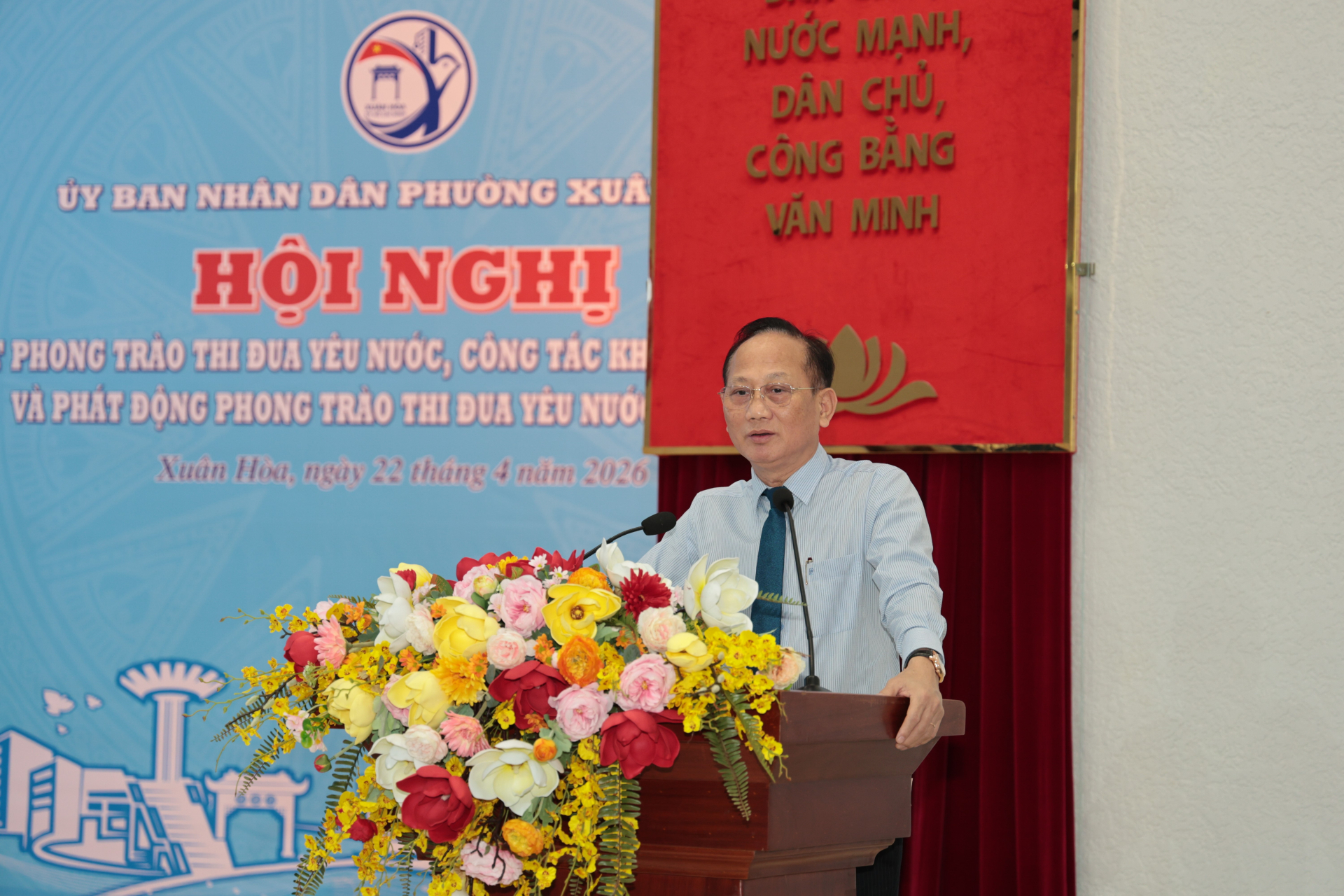 Ông Trần Văn Nam, Bí thư Đảng ủy phường Xuân Hòa phát biểu tại hội nghị.