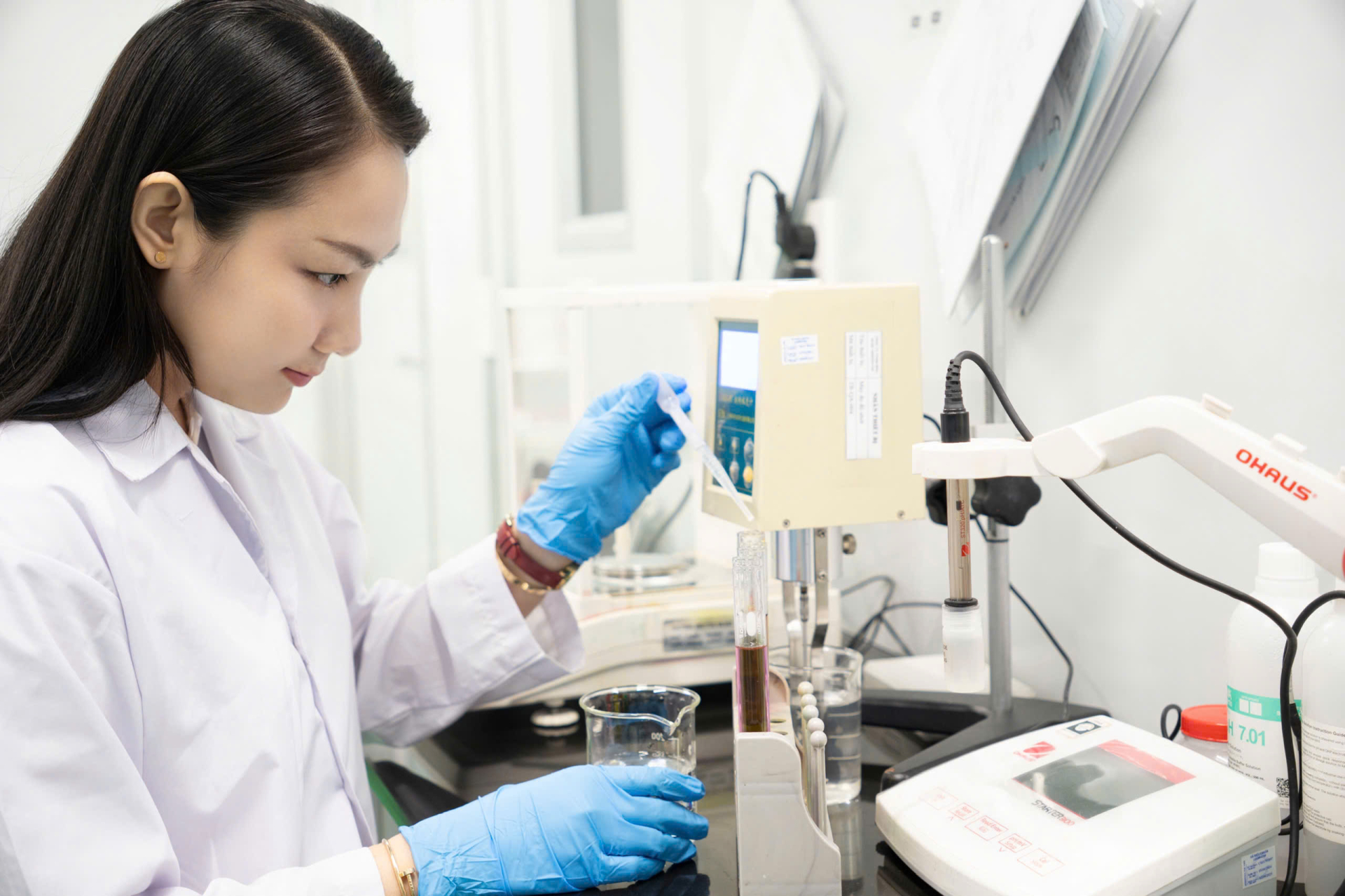 ThS. Vân Nguyễn người đưa tri thức khoa học vào chuỗi giá trị dược mỹ phẩm Việt. 