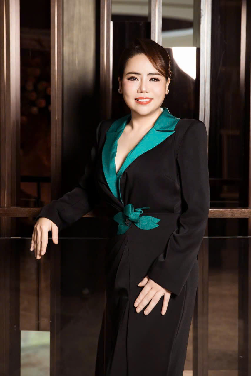 Doanh nhân Nguyễn Thụy Lê Thùy, Tổng Giám đốc Công ty TNHH Đầu tư Bất động sản Lê Thùy Group. 