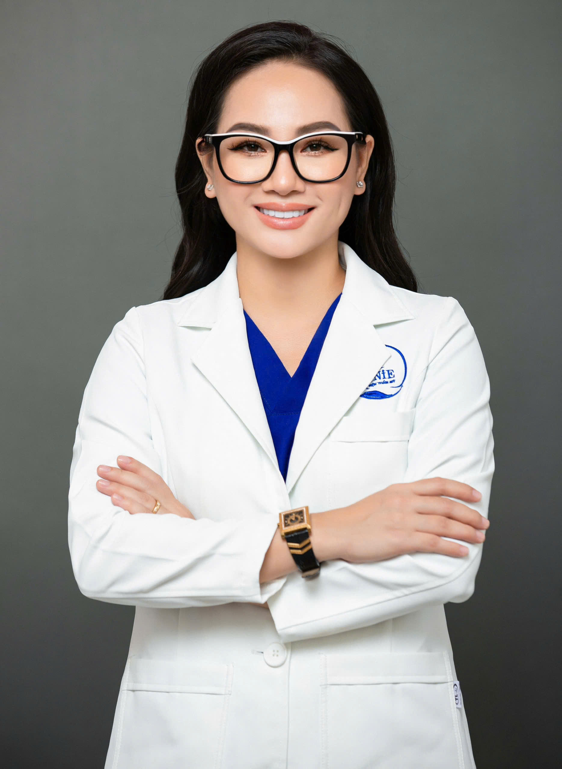 Bác sĩ Nguyễn Thị Kim Tuyết, Giám đốc Bệnh viện Thẩm mỹ ASIA SAIGON.