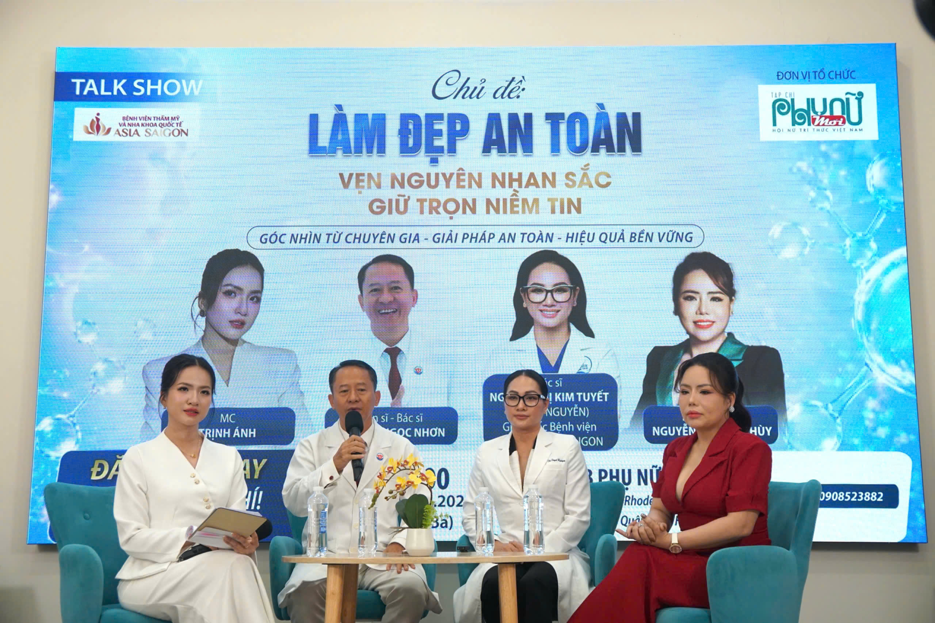 Tại Talkshow “Làm đẹp an toàn - Vẹn nguyên nhan sắc, giữ trọn niềm tin” do Tạp chí Phụ Nữ Mới tổ chức, với sự đồng hành của Bệnh viện Thẩm mỹ ASIA SAIGON. Ảnh: Viên Đỗ.