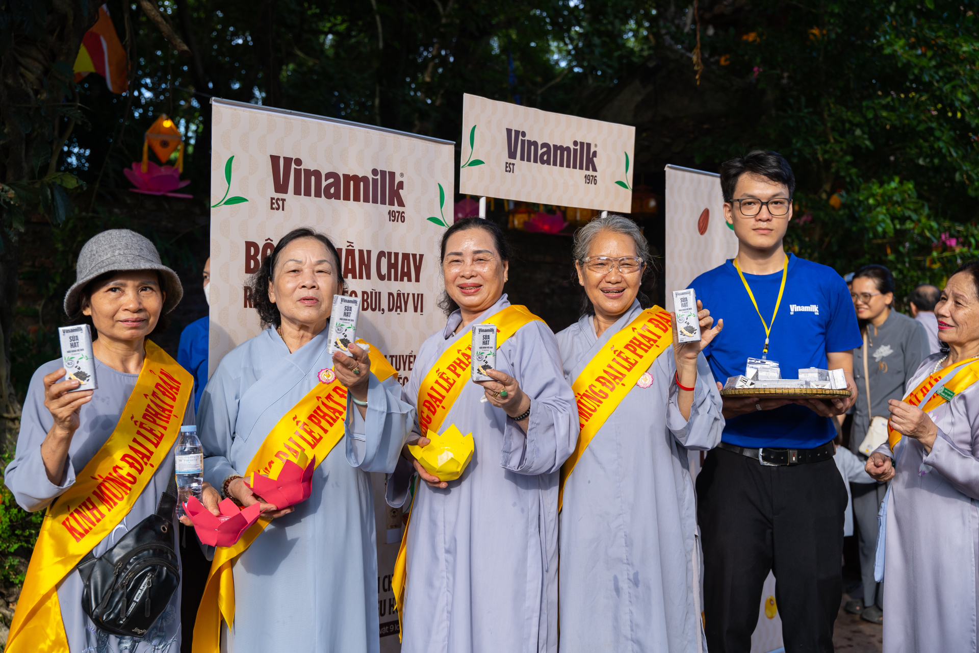 Theo đại diện Vinamilk, tỷ lệ người theo đuổi lối sống thuần chay tại Việt Nam đang tăng nhanh. Thị trường thực phẩm có nguồn gốc thực vật, được nhiều tổ chức dự báo, có tốc độ tăng trưởng kép dao động từ 8-10%/năm trong thời gian tới. Thông qua chuỗi hoạt động đồng hành này, Vinamilk kỳ vọng tiếp tục lan tỏa phong cách sống xanh, đồng thời mang đến những lựa chọn dinh dưỡng gần gũi, dễ tiếp cận cho cộng đồng