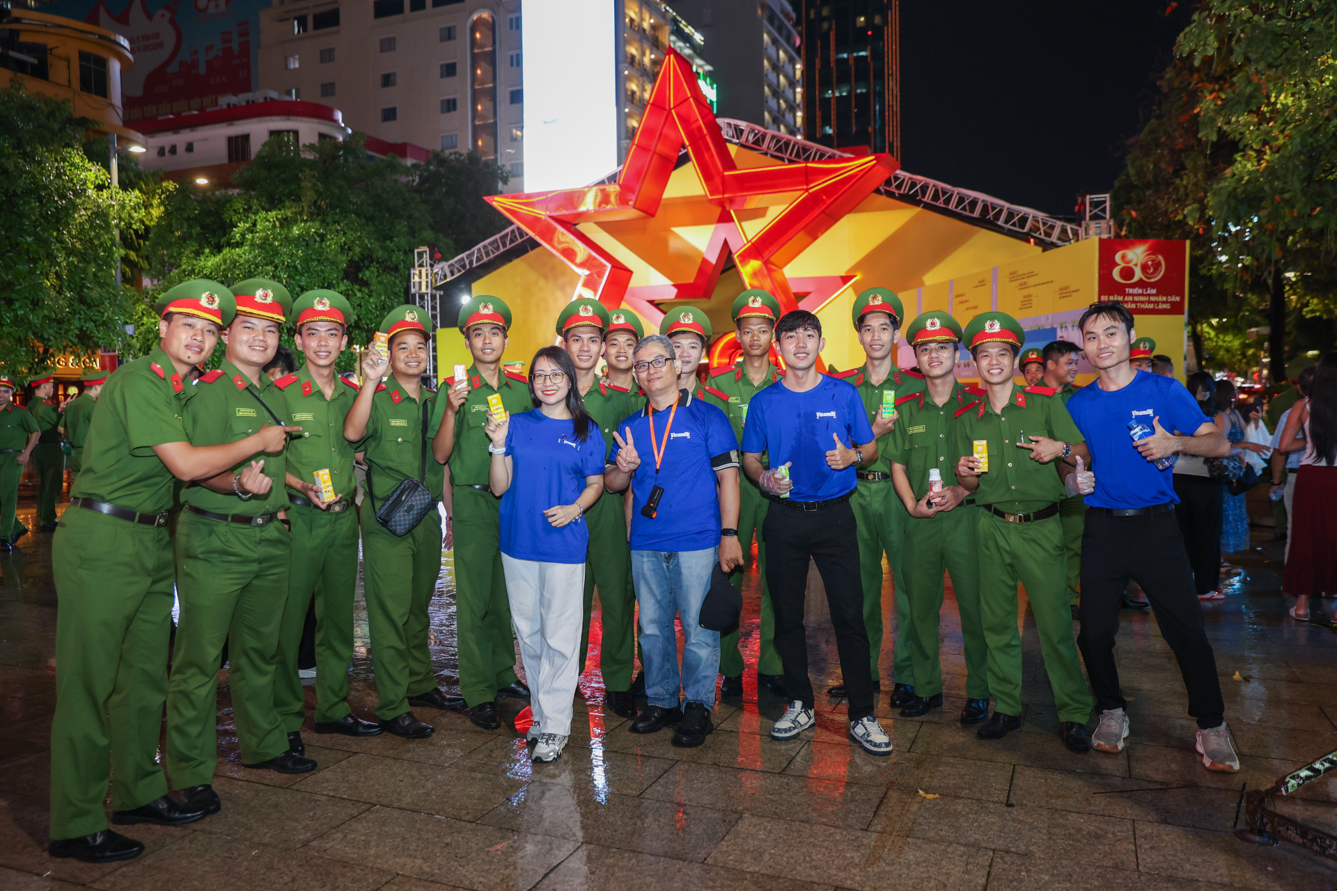 Diễn ra từ ngày 11-13/06/2026, chuỗi sự kiện Gala “Tổ quốc bình yên” do Bộ Công an phối hợp với UBND TP.HCM tổ chức tại phố đi bộ Nguyễn Huệ (phường Sài Gòn, TP.HCM).