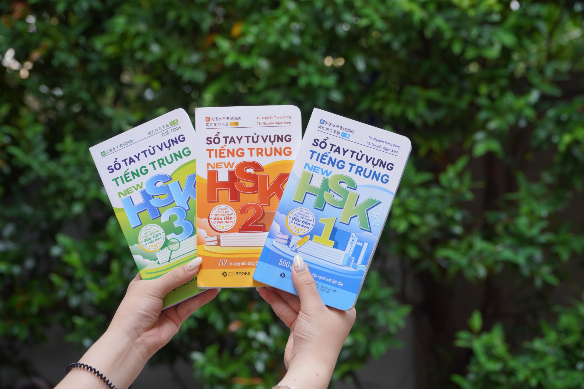 Cuốn sách sổ tay từ vựng new HSK