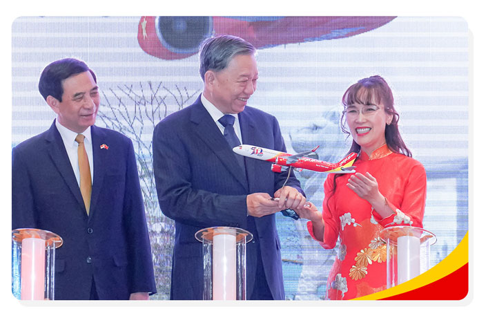 GS.TS, Doanh nhân Nguyễn Thị Phương Thảo là nhà sáng lập và là Chủ tịch Hội đồng Quản trị của Công ty cổ phần Hàng không Vietjet (Vietjet Air).
