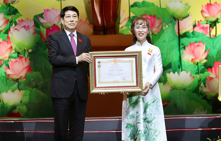 GS.TS Nguyễn Thị Phương Thảo được Đảng và Nhà nước trao tặng danh hiệu Anh hùng Lao động