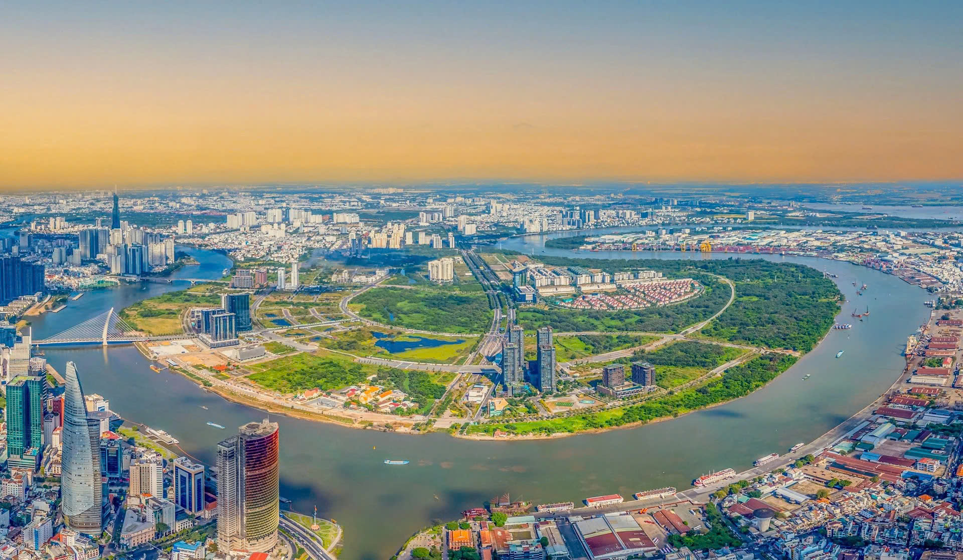 Niềm tin đầu tư vào Việt Nam được củng cố nhờ tăng trưởng kinh tế và đô thị hóa.