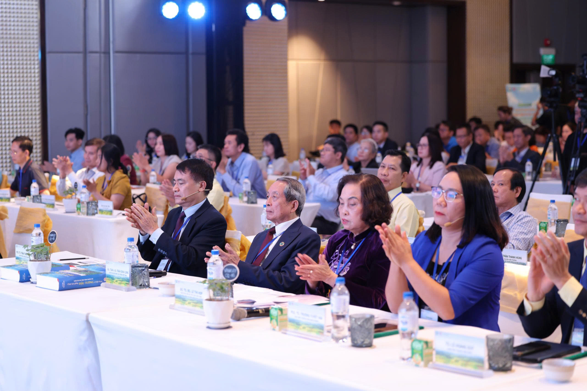 Khai mạc Hội thảo vai trò dinh dưỡng của đậu nành và các loại đậu. 