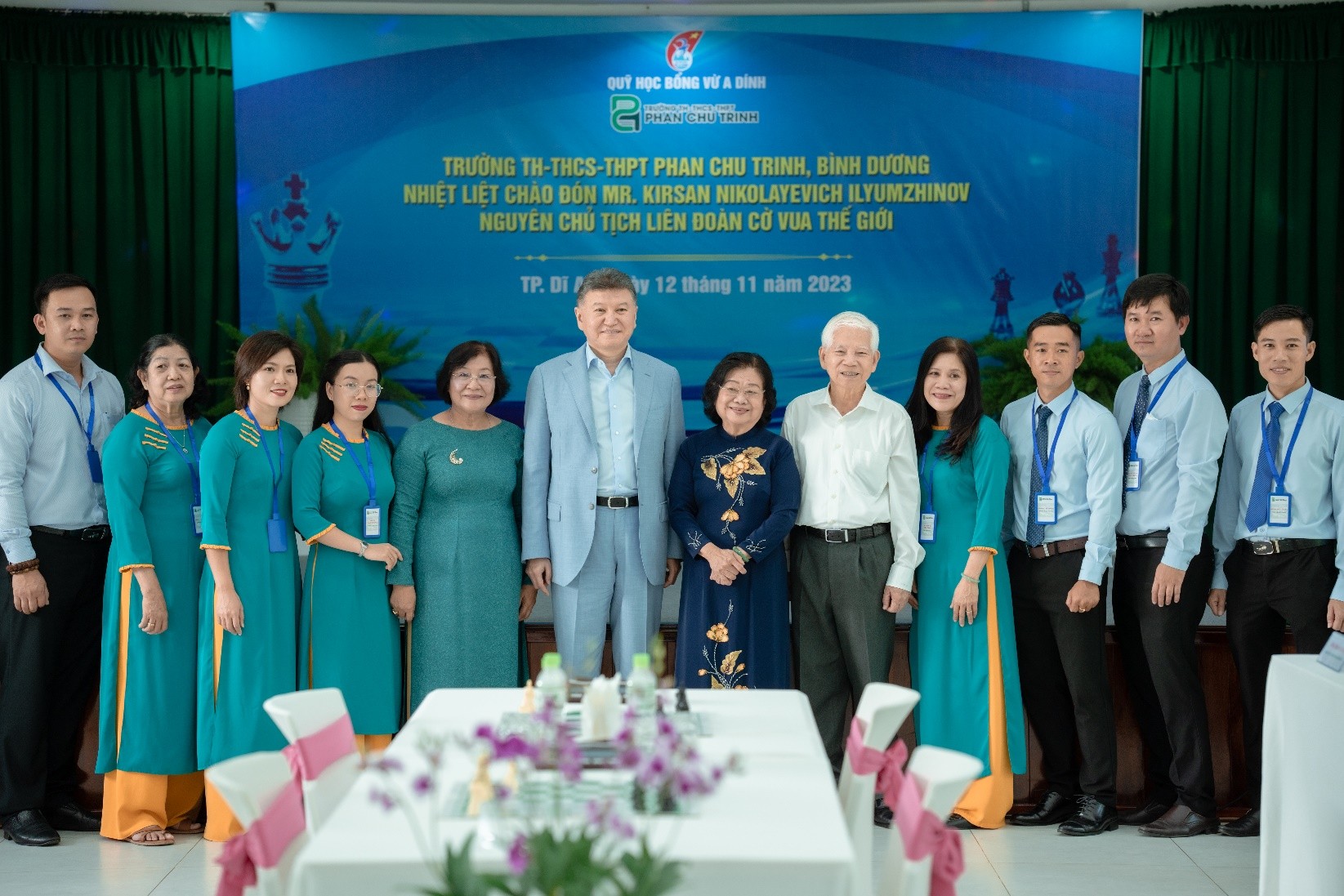 Trường TH-THCS-THPT Phan Chu Trinh thường xuyên tổ chức nhiều hoạt động xã hội và từ thiện.