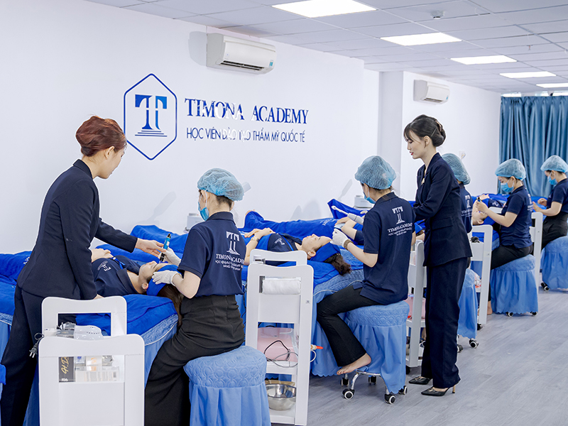 Timona Academy định vị đào tạo thẩm mỹ theo nền tảng khoa học, chuẩn hóa từ lý thuyết đến thực hành.