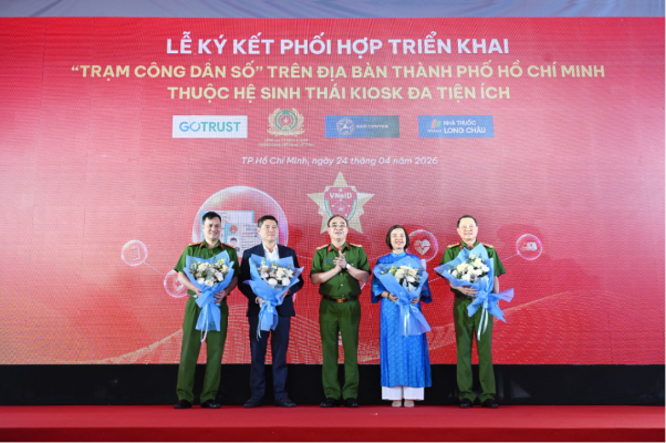 Trạm Công dân số phát huy vai trò thế mạnh “gần dân, sát dân”, trở thành điểm tựa y tế an toàn và đáng tin cậy trong những tình huống khẩn cấp, ốm, sốt bất ngờ