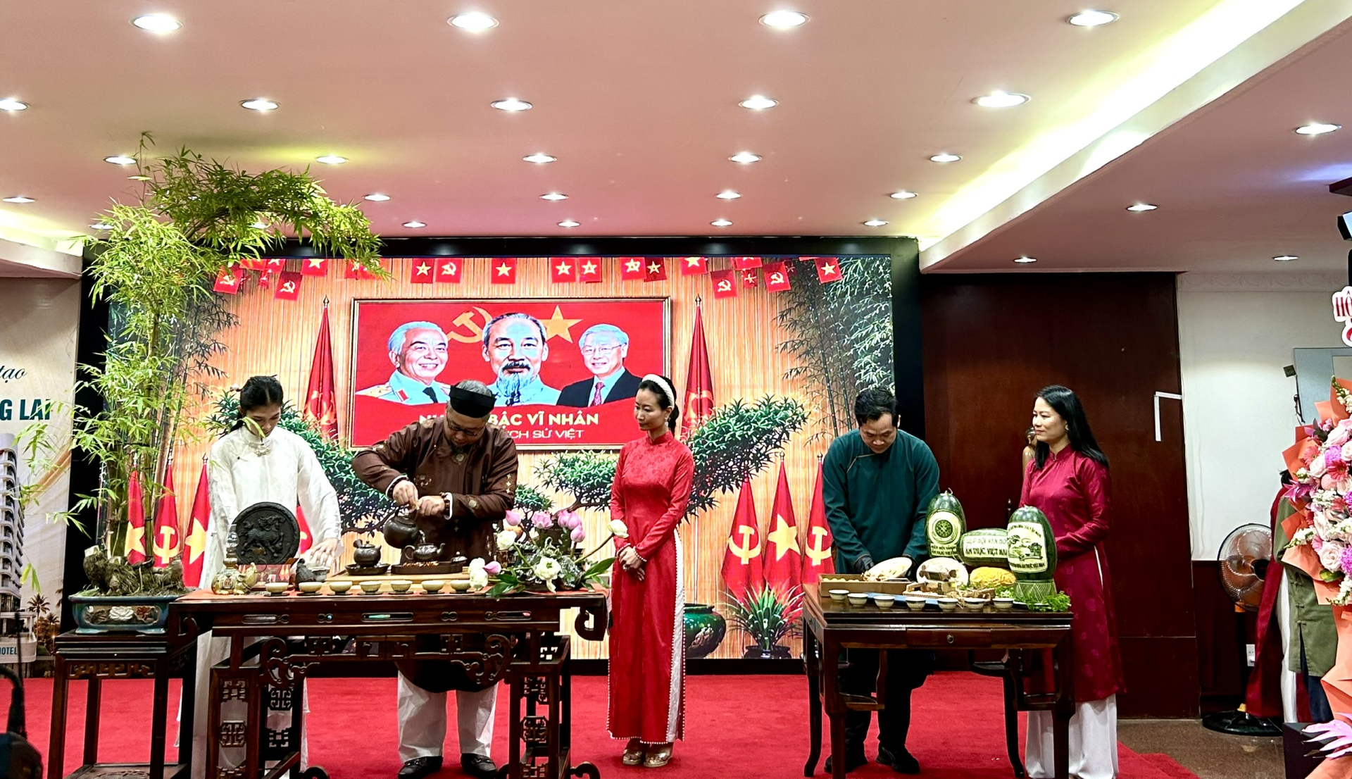Biểu diễn trà tại sự kiện. 