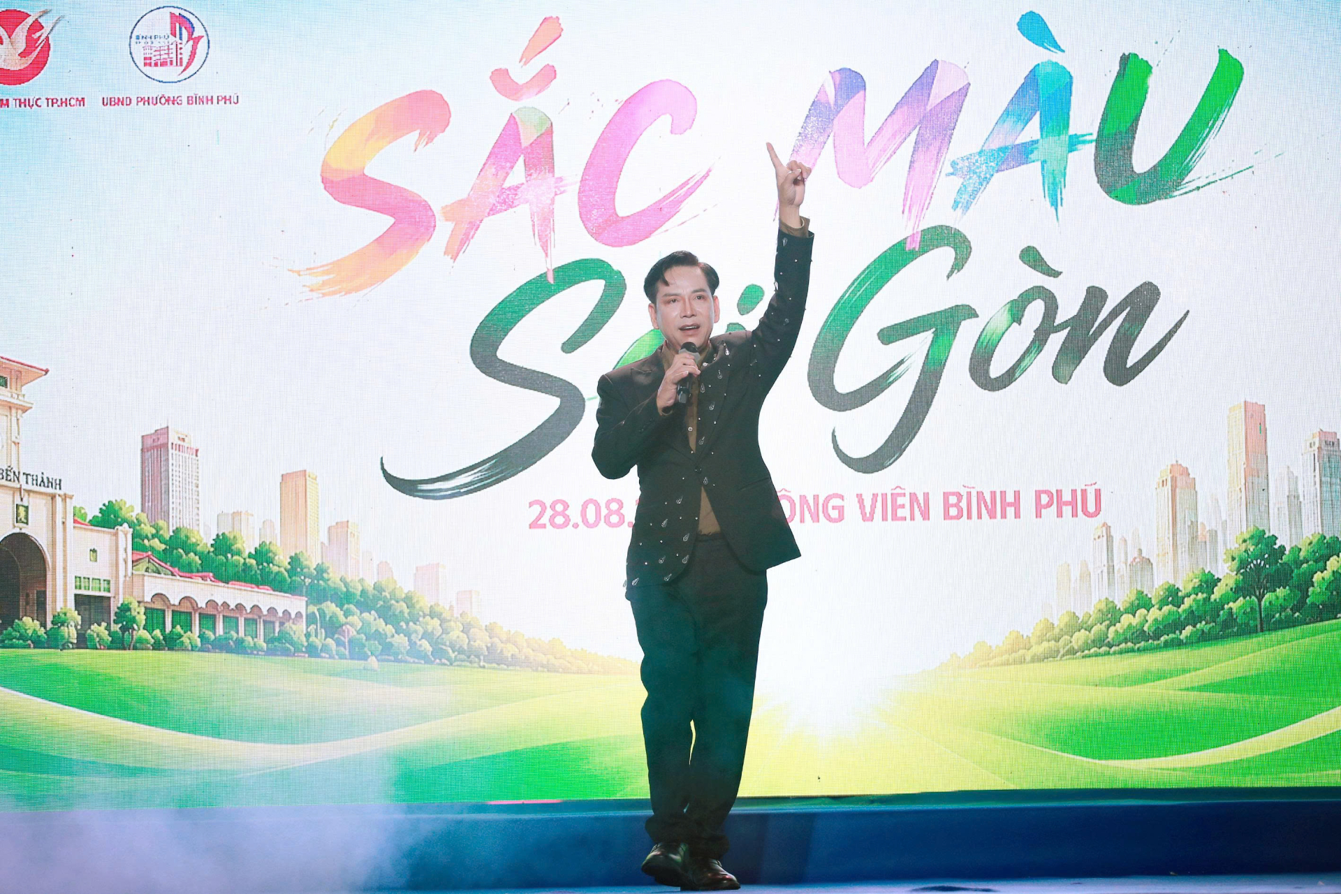 Ca sĩ Lâm Trí Tú, giọng ca mang đến những cảm xúc trẻ trung, sâu lắng và đầy năng lượng.