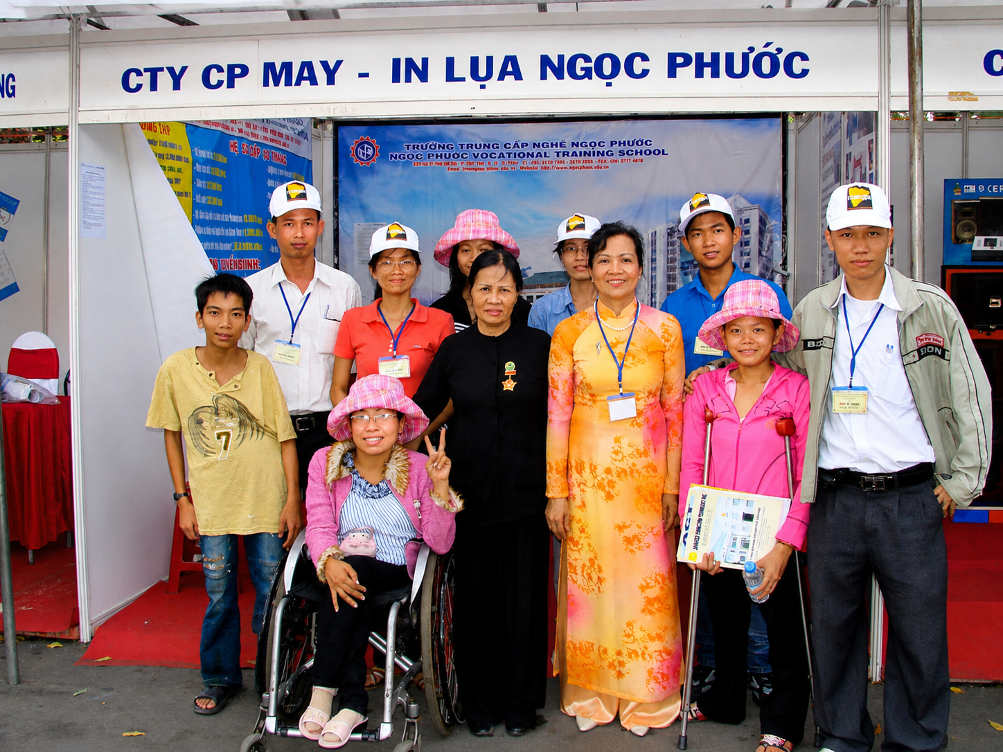 Công ty Cổ phần May In Lụa Ngọc Phước từng là nơi cưu mang rất nhiều mãnh đời bất hạnh, đào tạo nghề, tạo công ăn việc làm cho họ.