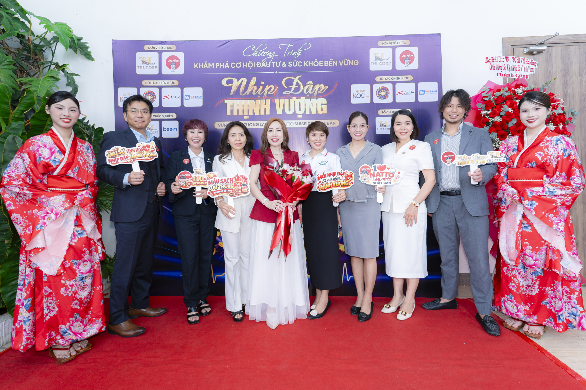 Bà Bùi Thị Thu Hương, Tổng Giám đốc Công ty Cổ phần Truyền thông THL và các đối tác chiến lược.