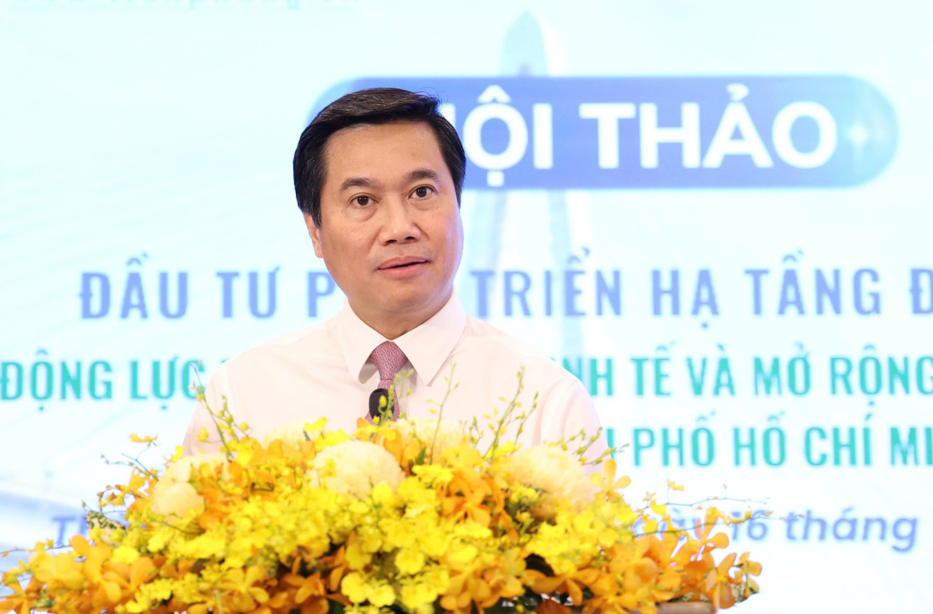 Thứ trưởng Bộ Xây dựng Nguyễn Tường Văn.
