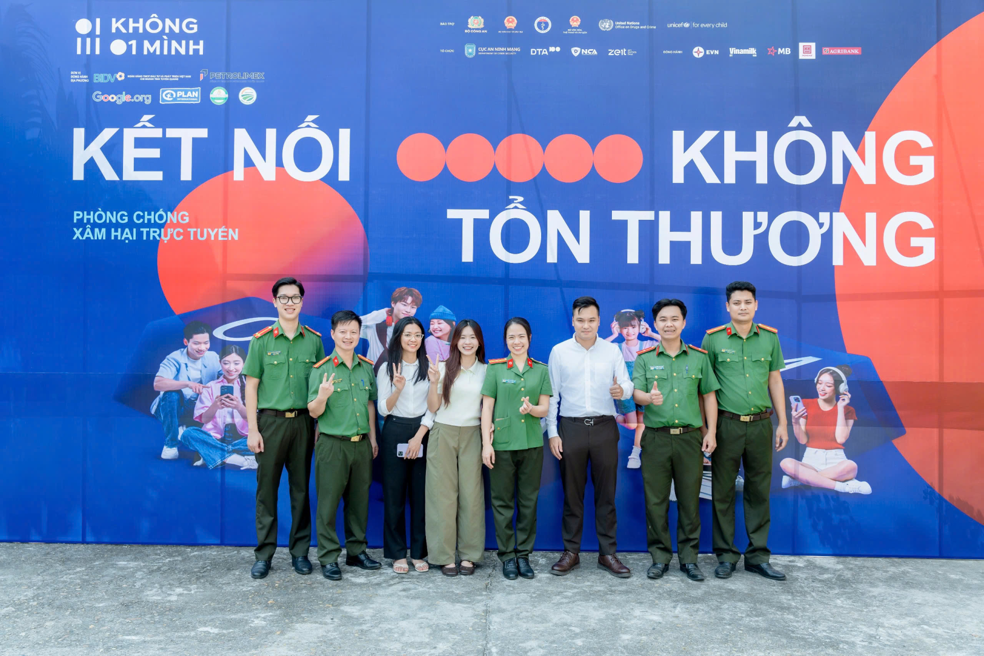 Từ tháng 9/2026, Vinamilk chính thức trở thành thành viên Liên minh Niềm tin số và đồng hành cùng chiến dịch truyền thông “Không một mình” (Ảnh: Minh Anh).