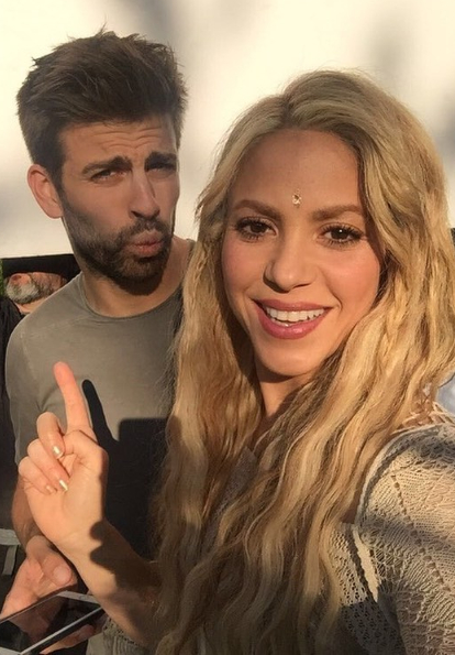 Ca sĩ Shakira và bạn trai kém cô 10 tuổi