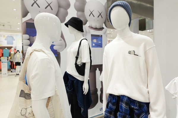 Giới yêu thời trang “review” nhanh các thiết kế áo nằm trong bộ sưu tập Kaws x Uniqlo 