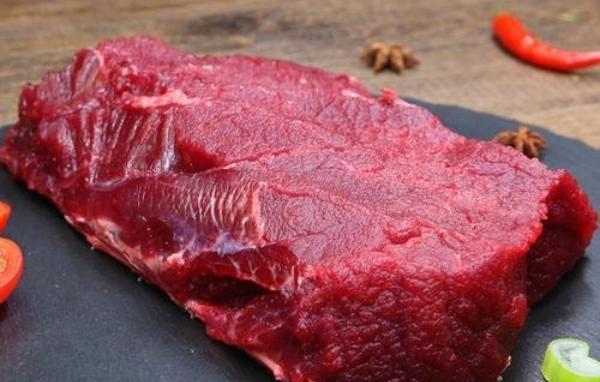 Thịt bò không chỉ giàu protein mà còn chứa nhiều loại axit amin, vitamin, canxi, sắt, kẽm, kali, selen...