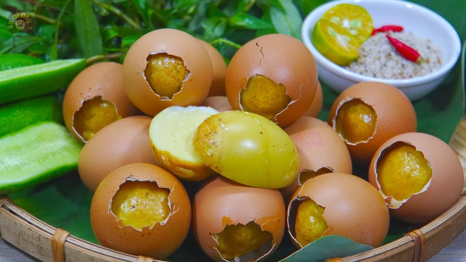 Trong ẩm thực của người Việt, trứng gà là nguồn thực phẩm quen thuộc và luôn sẵn có. Ảnh minh họa