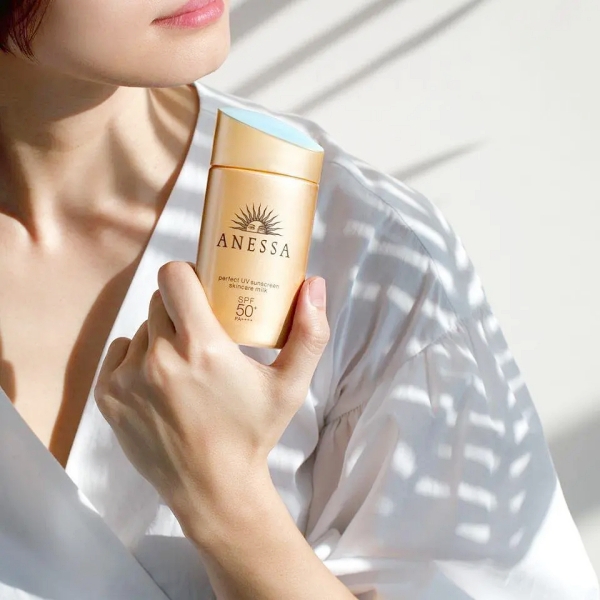 Sữa chống nắng bảo vệ hoàn hảo Anessa Perfect UV Sunscreen Skincare Milk