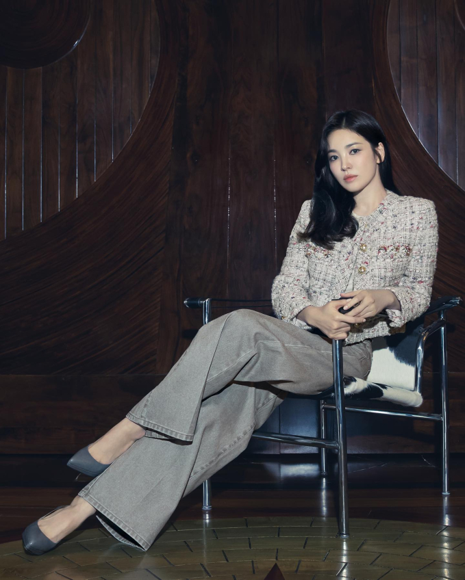 Song Hye Kyo mặc quần jeans đẹp từ phim ra ngoài đời, ngắm là muốn học hỏi
