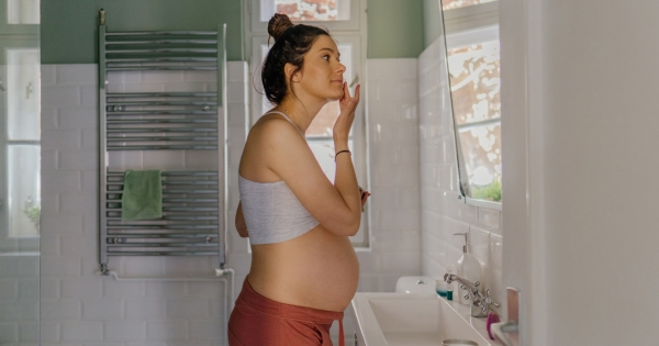 7 thành phần mỹ phẩm mà mẹ bầu cần tránh tuyệt đối trong thời gian mang thai