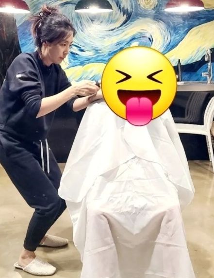 Song Yoon Ah còn tự mình cắt tóc cho con trai