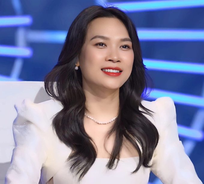 Nhan sắc của Mỹ Tâm tạo nên cơn sốt tại Vietnam Idol 2023, nhất cử nhất động của nữ giám khảo đều khiến công chúng phát sốt.