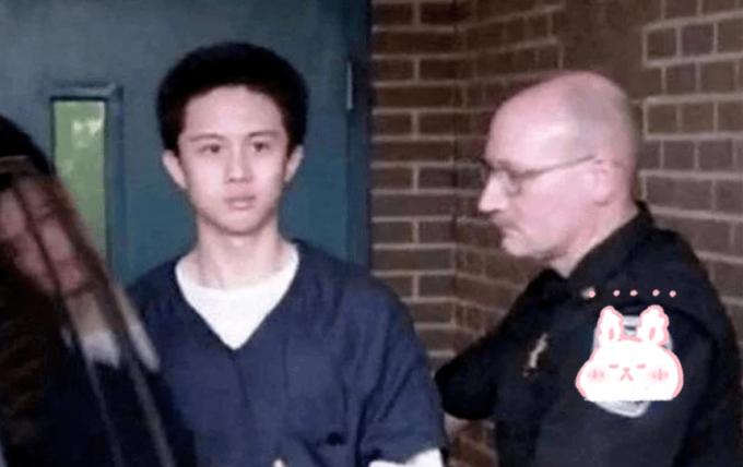 Hình ảnh con trai Địch Oanh khi bị bắt tại Mỹ