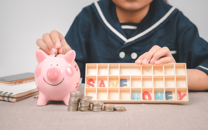 Chỉ bố mẹ biết chi tiêu tiết kiệm chưa đủ, 5 cách sau giúp con bạn có thói quen tài chính tốt như người lớn
