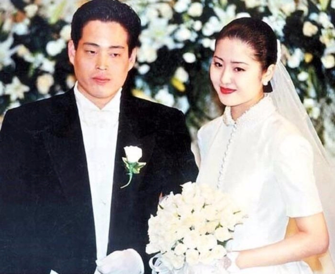   Ảnh cưới của Go Hyun Jung và thiếu gia thiếu gia Jung Yong Jin  