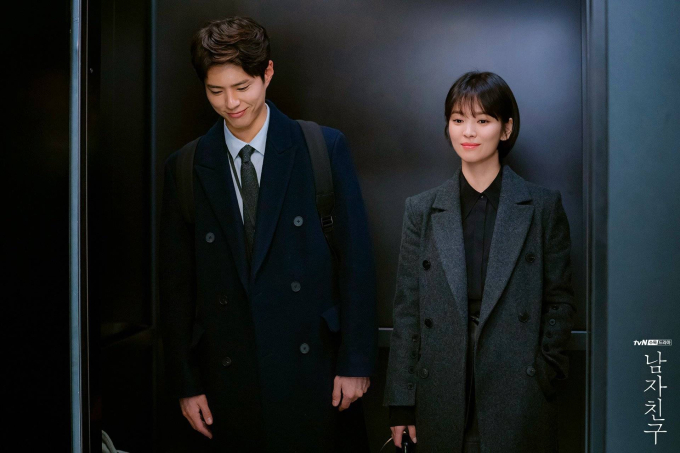 Song Hye Kyo mặc áo khoác đen: Đẹp và sang trong mọi hoàn cảnh