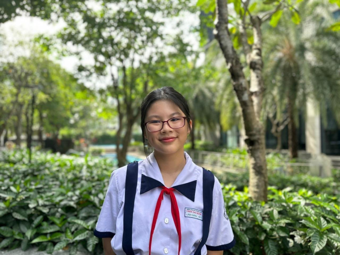 Em Bùi Hương Linh Giang, sinh năm 2010, đang học lớp 8A2 trường THPT Chuyên Trần Đại Nghĩa